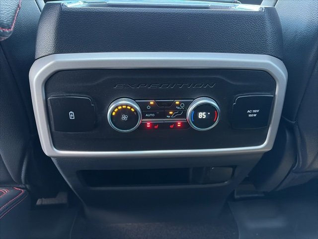 Used 2023 Ford Expedition Limited image 17