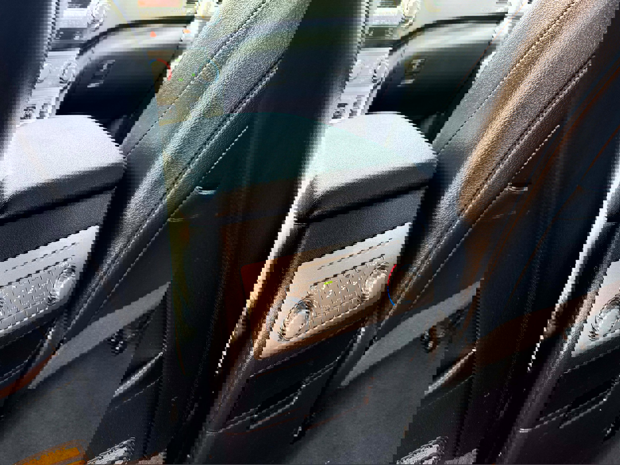 Used 2011 Toyota Highlander SE w/ Tow Pkg AWD/4WD image 15