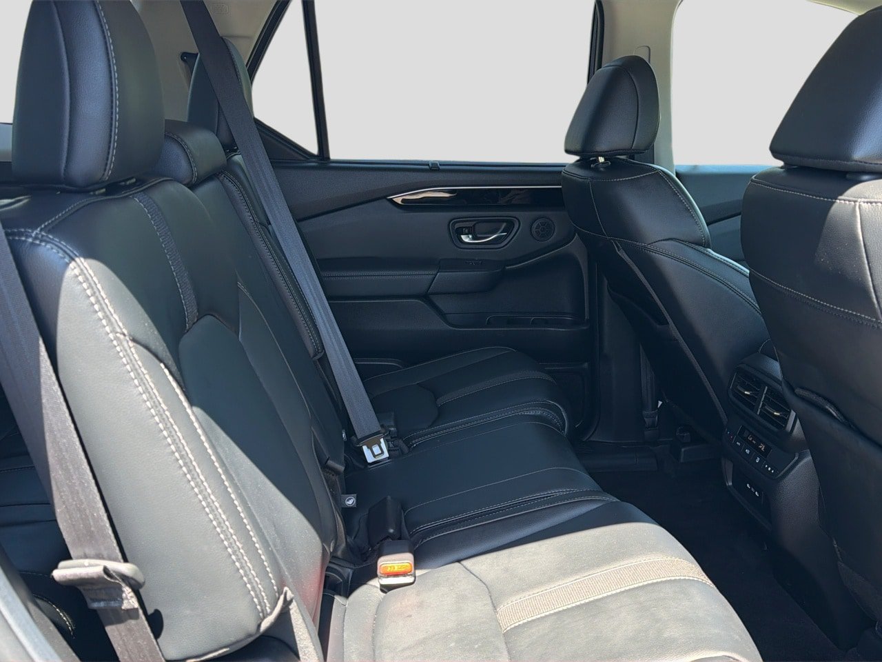 Used 2025 Honda Pilot EX-L image 25