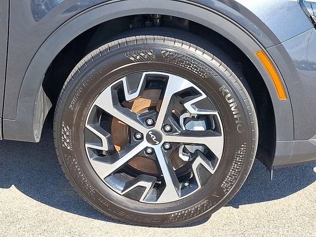 Used 2025 Kia Sportage EX image 8