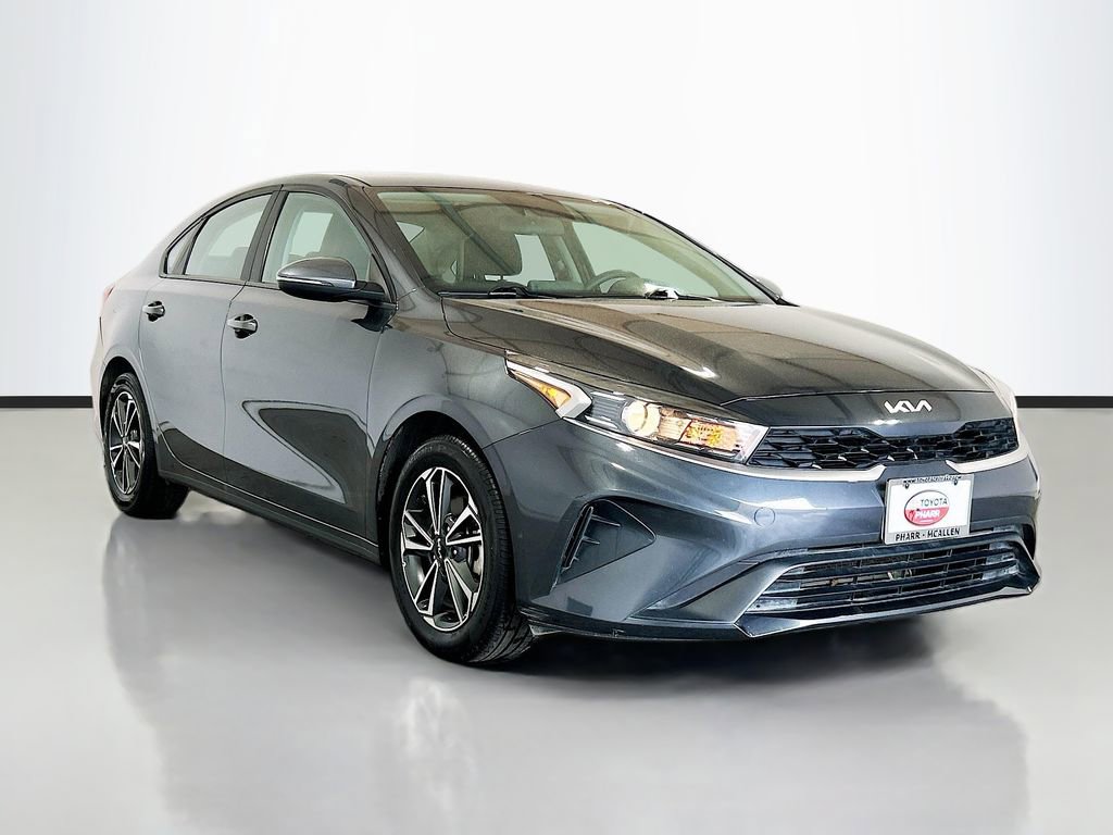 Used 2024 Kia Forte LXS w/ LXS Technology Package image 3