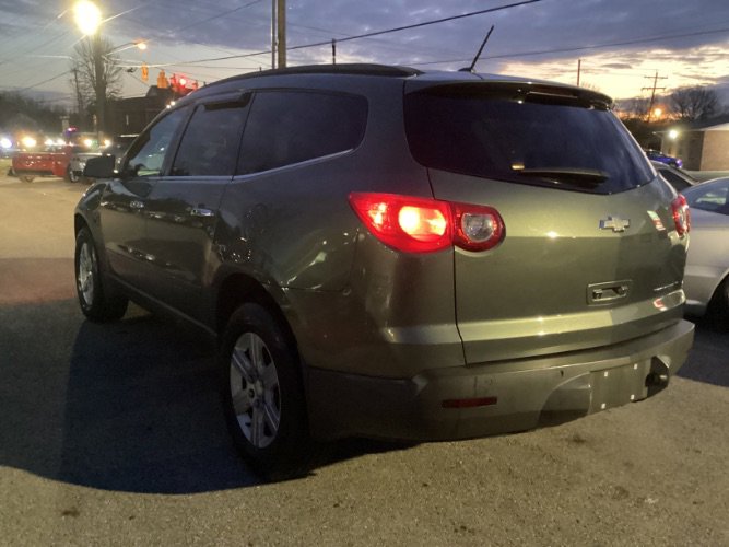 Used 2011 Chevrolet Traverse LT w/ Personal Connectivity Package image 3