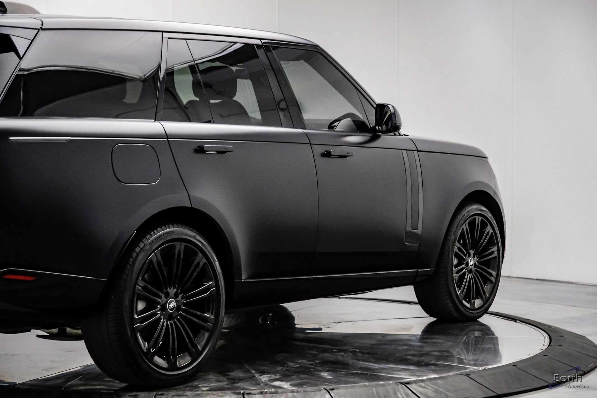 Used 2023 Land Rover Range Rover SE image 18