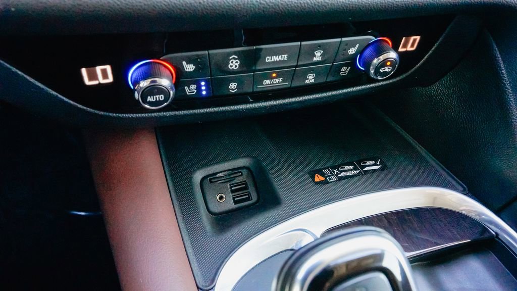 Used 2020 Buick Enclave Avenir w/ Avenir Technology Package image 21