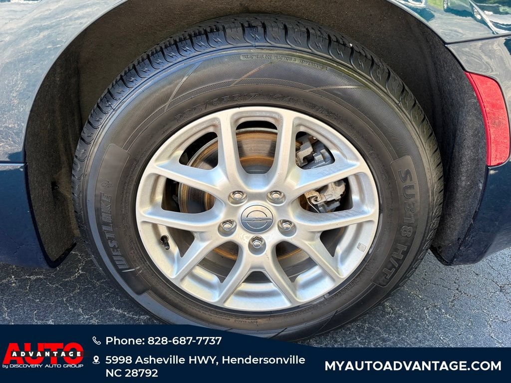 Used 2023 Chrysler Pacifica Touring-L FWD image 30