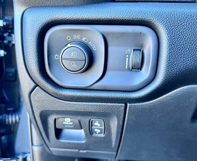 New 2026 RAM 1500 4x4 Crew Cab image 21