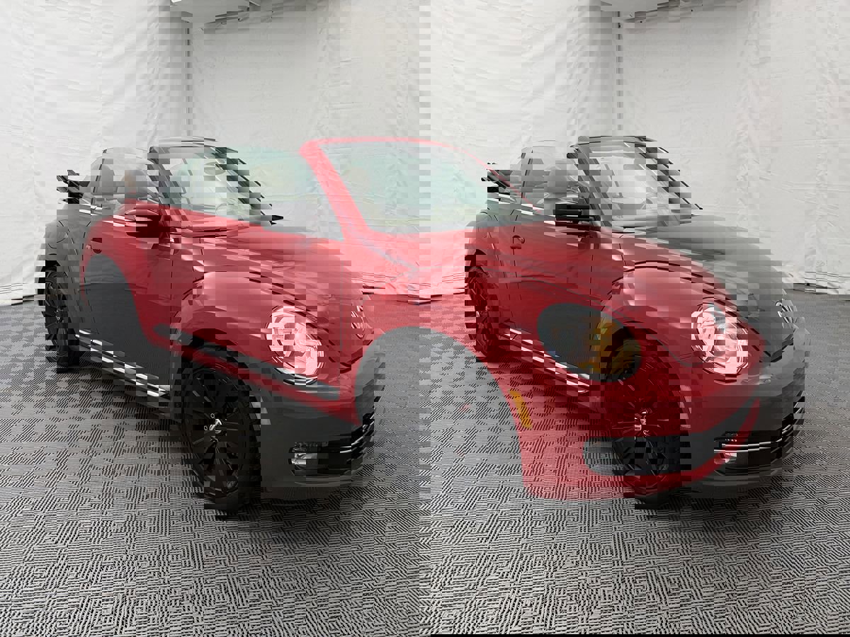 Used 2013 Volkswagen Beetle 2.0T image 3