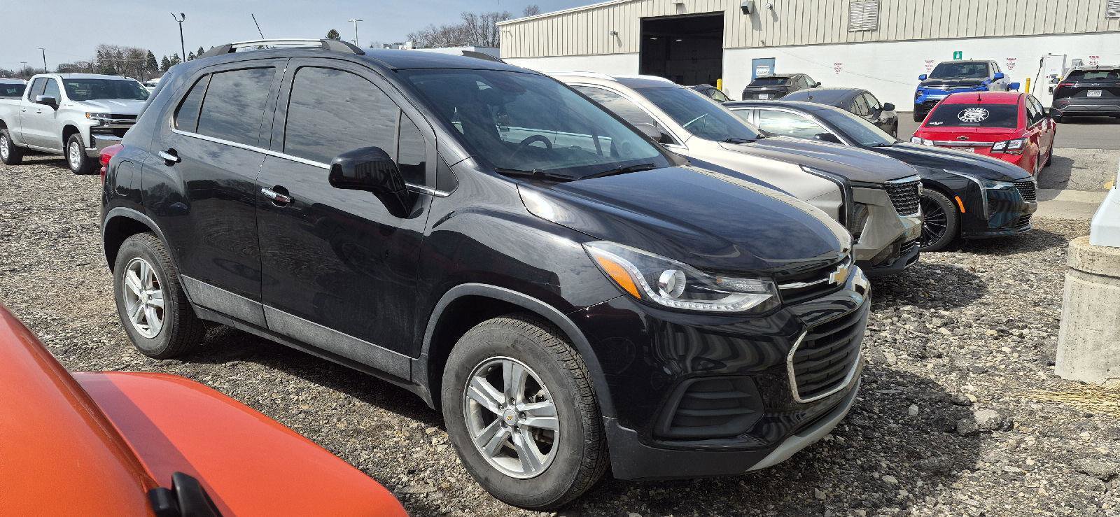 Used 2019 Chevrolet Trax LT w/ LT Convenience Package image 1