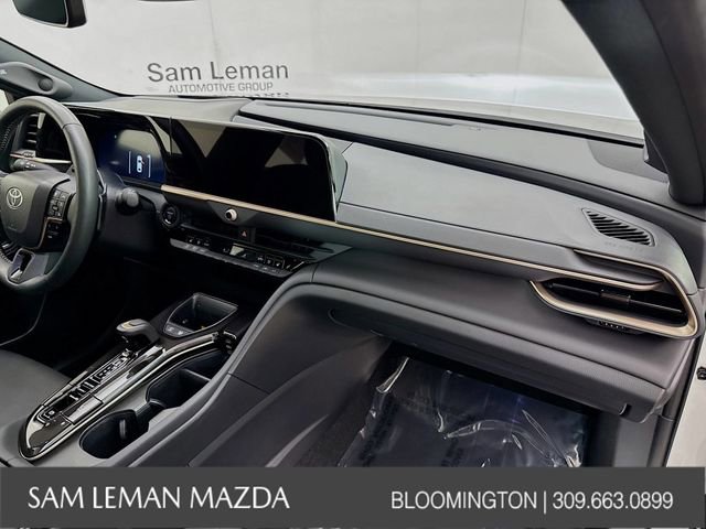 Used 2025 Toyota Crown Platinum w/ Carpet Mat Package (TMS) AWD/4WD image 30