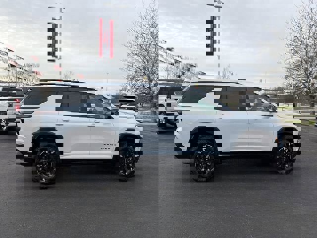 New 2026 Chevrolet Traverse Z71 image 3