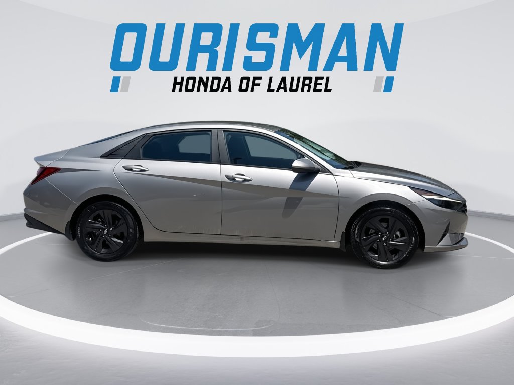 Used 2023 Hyundai Elantra SEL FWD image 9