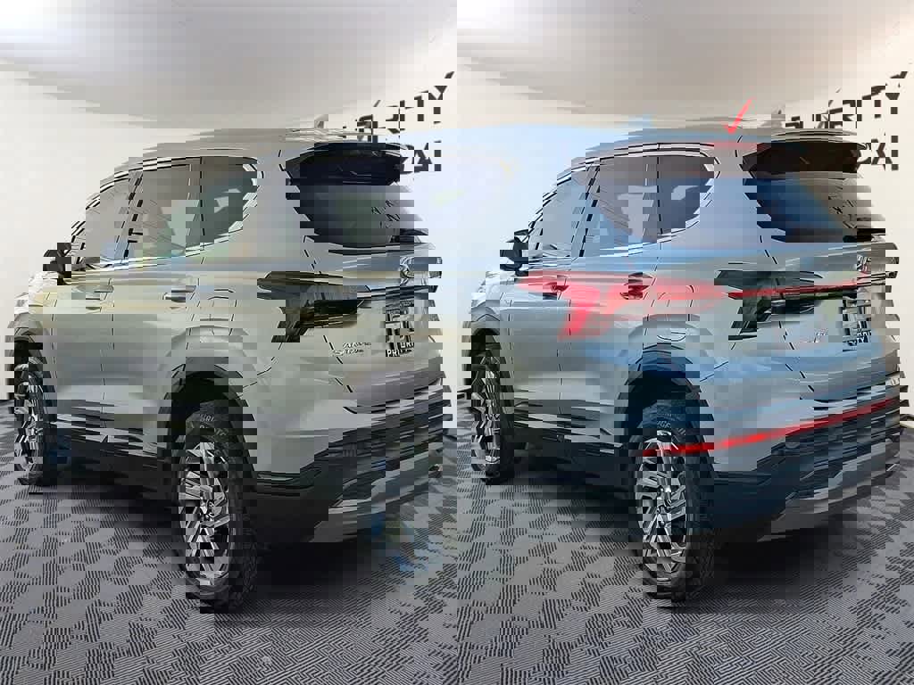 Used 2023 Hyundai Santa Fe SE w/ Cargo Package image 6