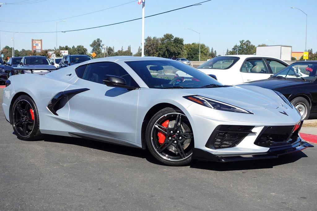 Used 2022 Chevrolet Corvette Stingray Coupe w/ Z51 Performance Package image 2