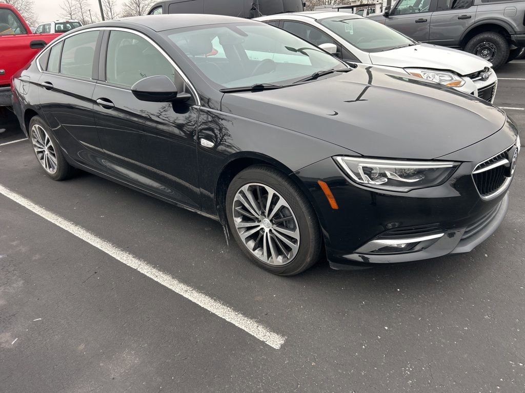 Used 2018 Buick Regal Preferred w/ Driver Confidence Package #1 image 2