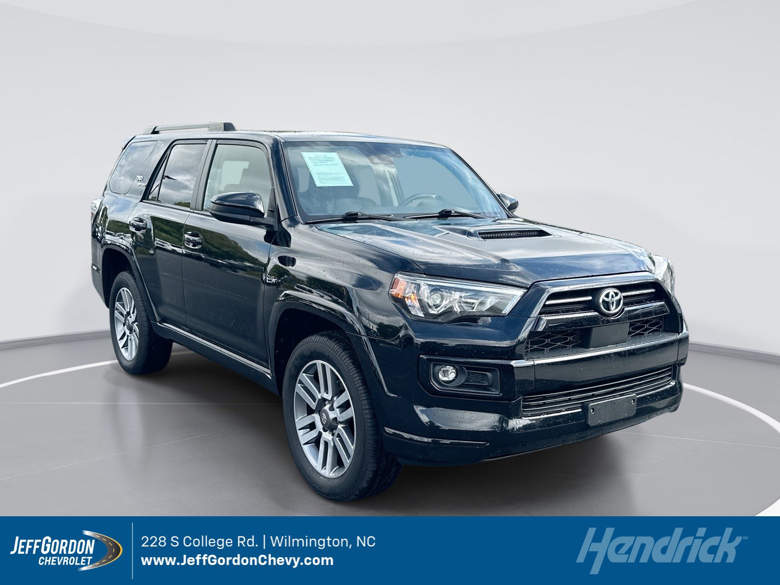 Used 2022 Toyota 4Runner TRD Sport AWD/4WD image 1