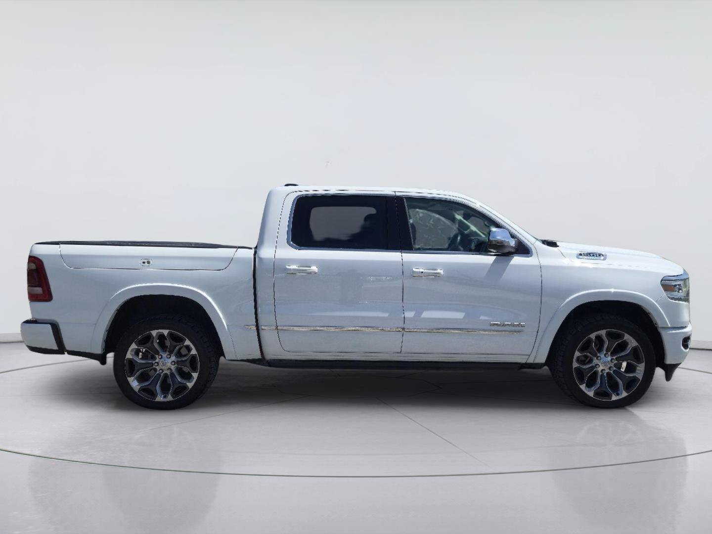 Used 2024 RAM 1500 Limited AWD/4WD image 6