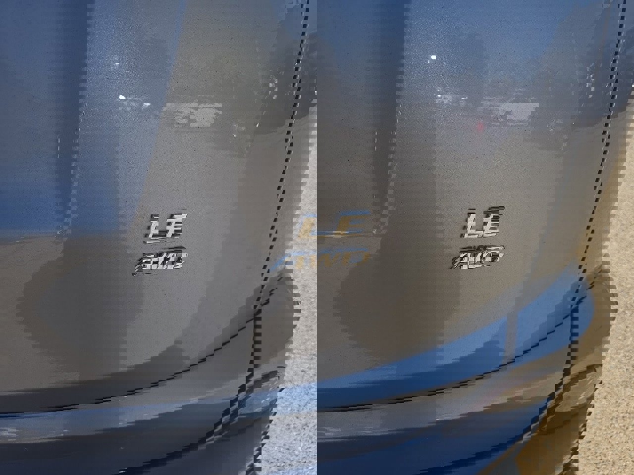 Used 2018 Toyota RAV4 LE w/ Carpet Mat Package image 4