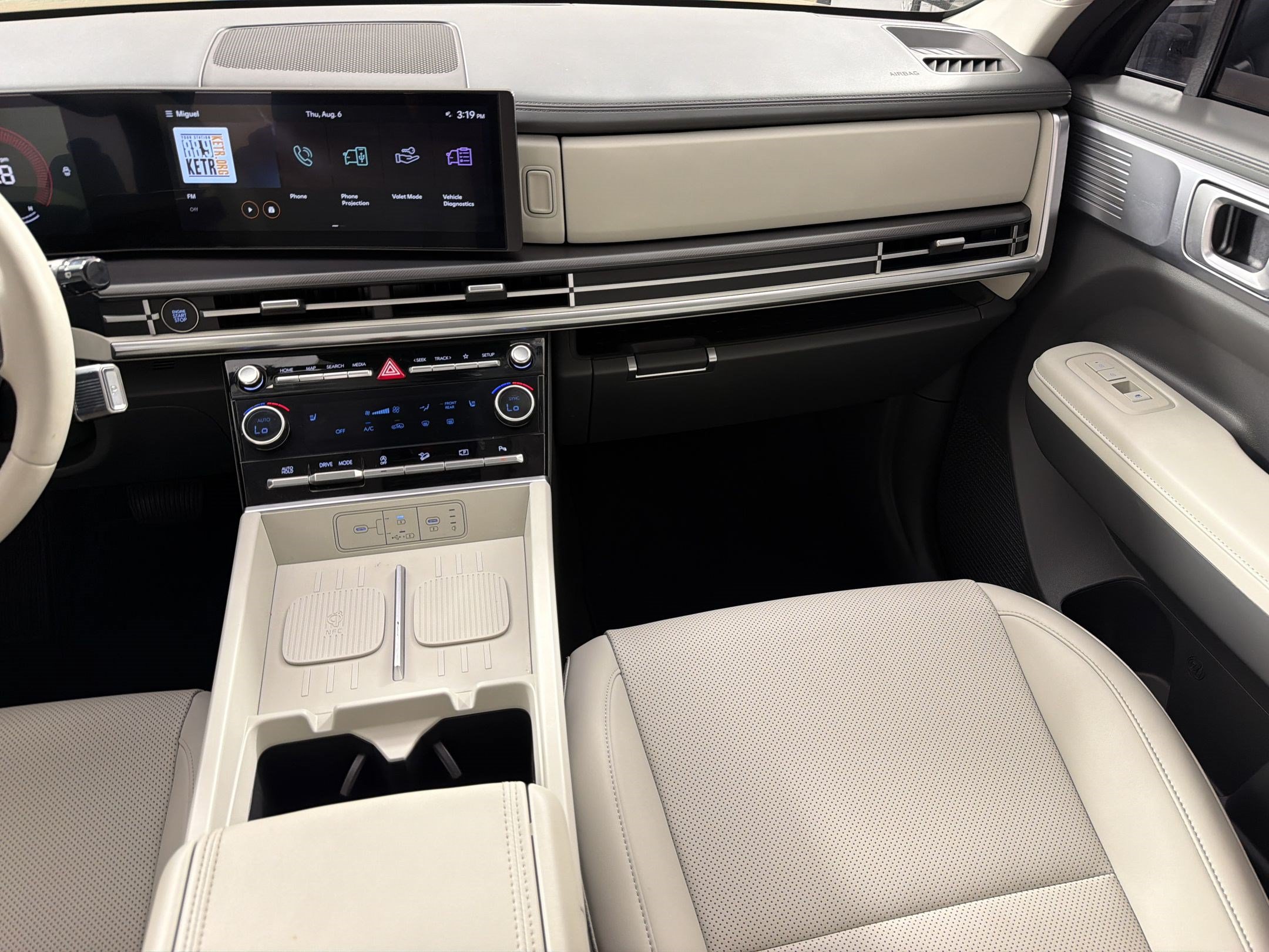 Used 2025 Hyundai Santa Fe SEL FWD image 28