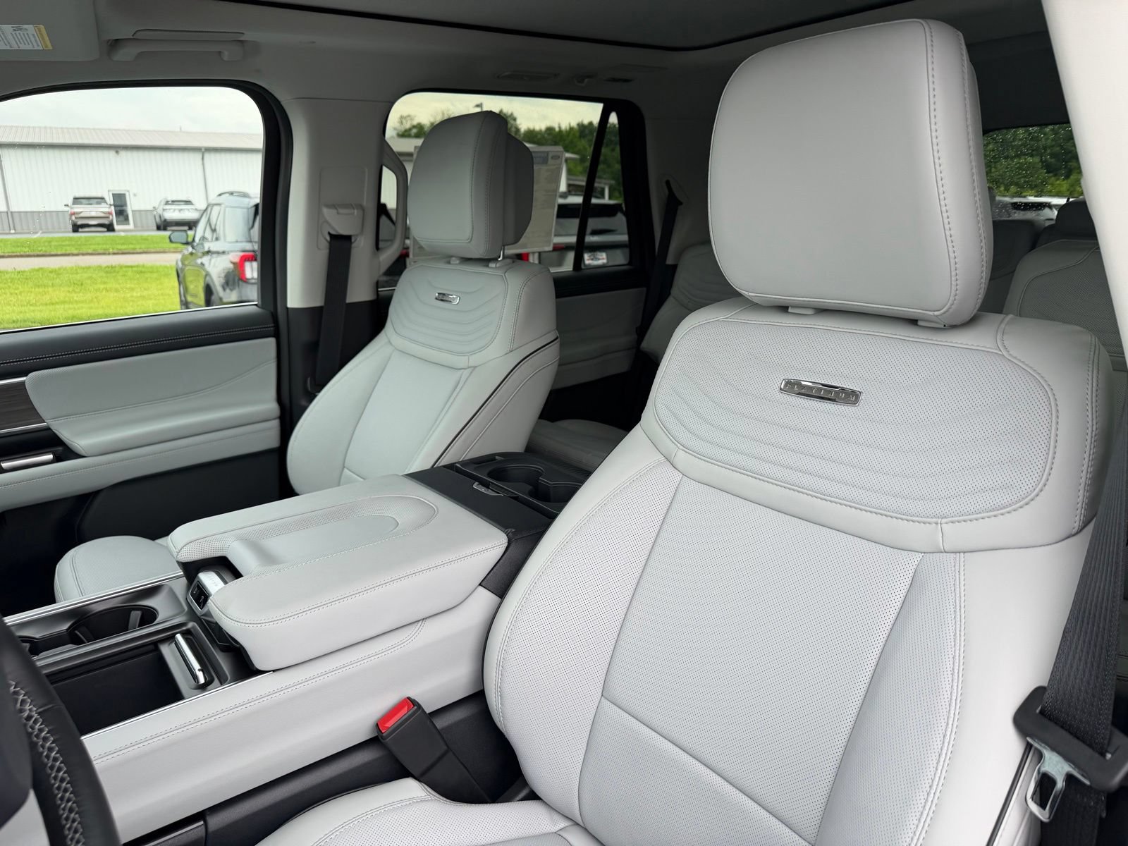 New 2026 Ford Expedition Platinum w/ Platinum Ultimate Package AWD/4WD image 12