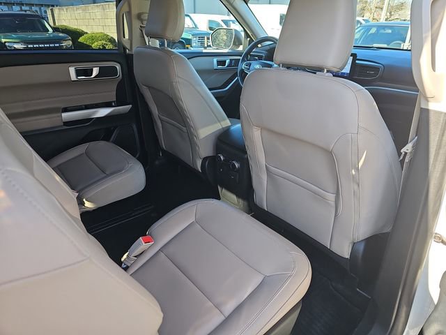 Used 2022 Ford Explorer XLT w/ Equipment Group 202A image 11