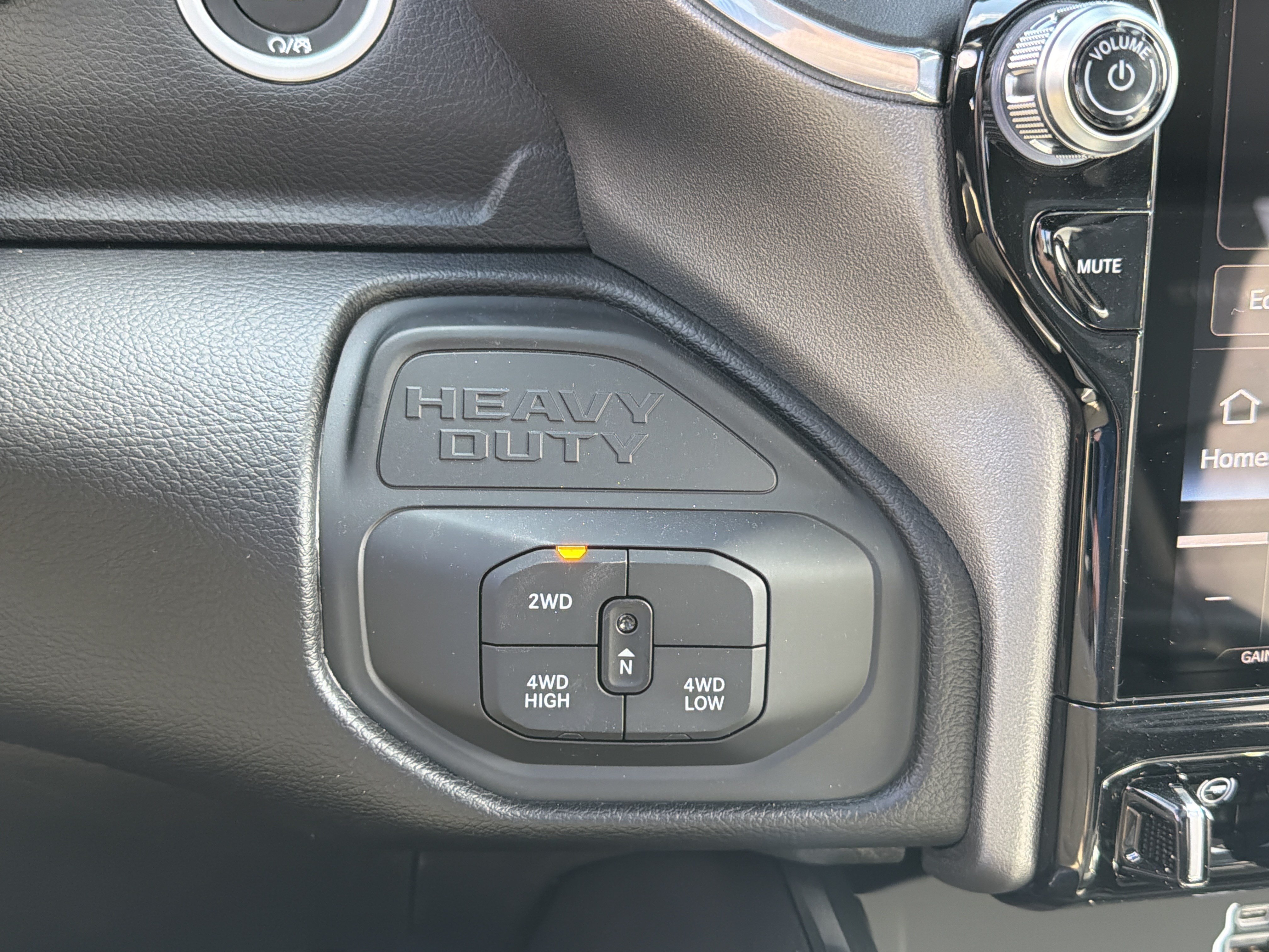 New 2026 RAM 3500 Laramie AWD/4WD image 22