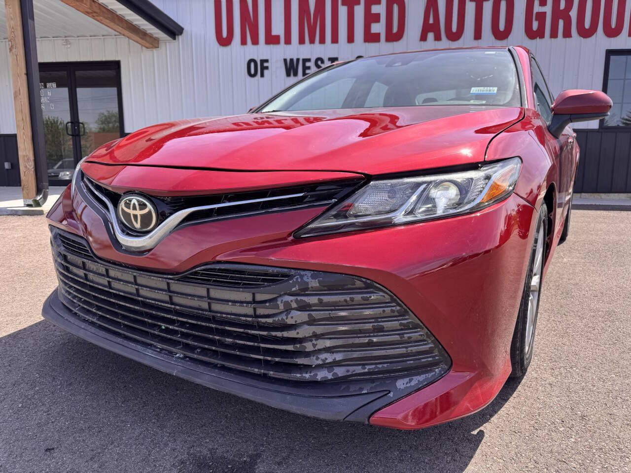 Used 2020 Toyota Camry LE FWD image 2