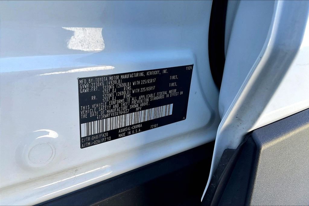 Used 2025 Toyota RAV4 XLE AWD/4WD image 35