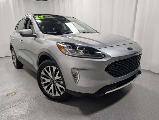 Used 2022 Ford Escape Titanium w/ Class II Trailer Tow Package AWD/4WD image 2