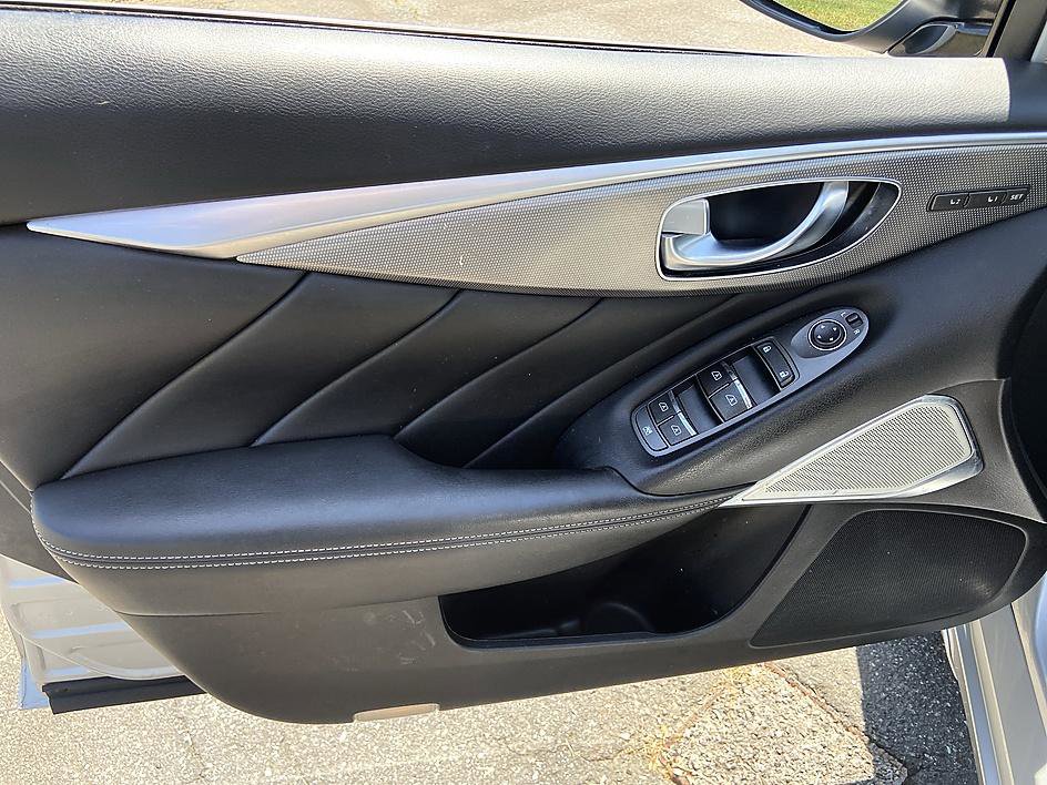 Used 2020 INFINITI Q50 Sport w/ Cargo Package RWD image 9