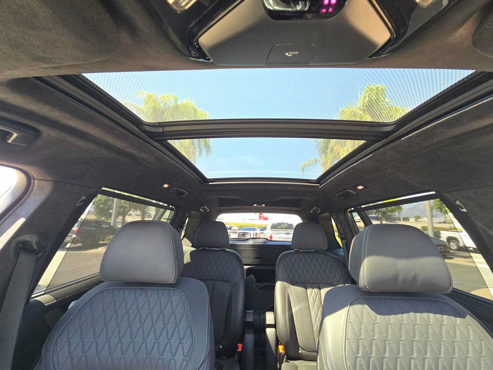 Used 2024 BMW X7 M60i w/ Executive Package AWD/4WD image 30