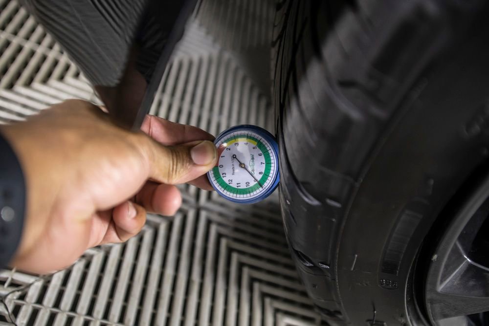 Used 2018 Nissan 370Z Touring image 48