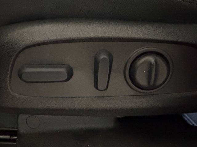 Used 2022 GMC Terrain SLE w/ Driver Convenience Package image 8