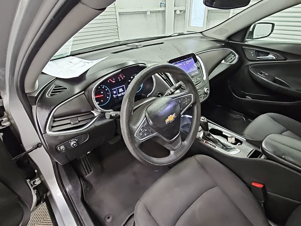 Used 2020 Chevrolet Malibu LT FWD image 12