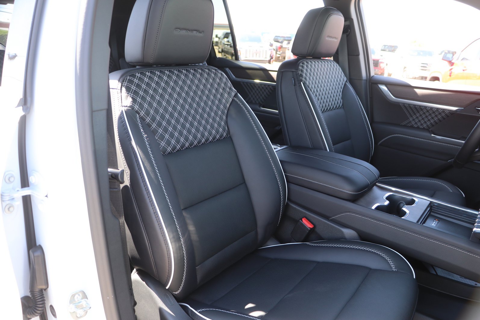New 2026 GMC Acadia Denali w/ Super Cruise Package AWD/4WD image 35