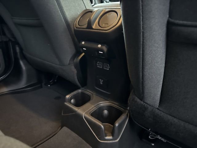Used 2024 Jeep Wrangler Unlimited Sahara AWD/4WD image 13
