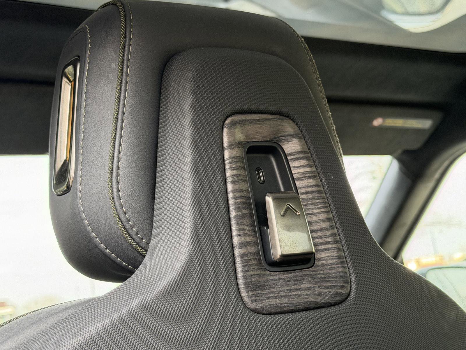 Used 2022 Rivian R1T Adventure image 52