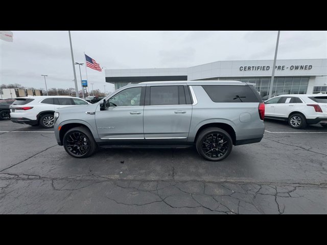Certified 2024 GMC Yukon XL SLT w/ SLT Premium Package image 5