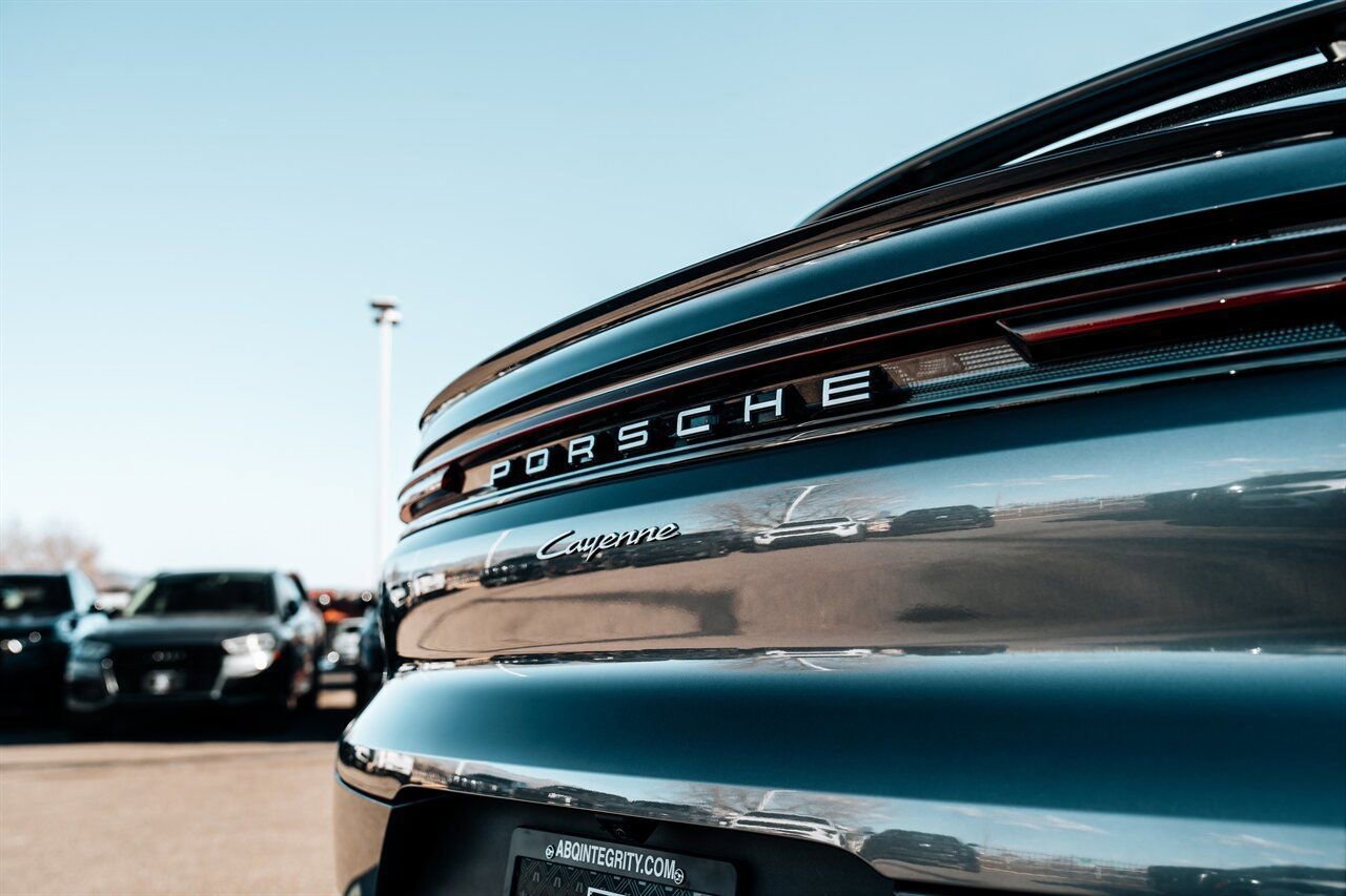 Used 2024 Porsche Cayenne Coupe image 12