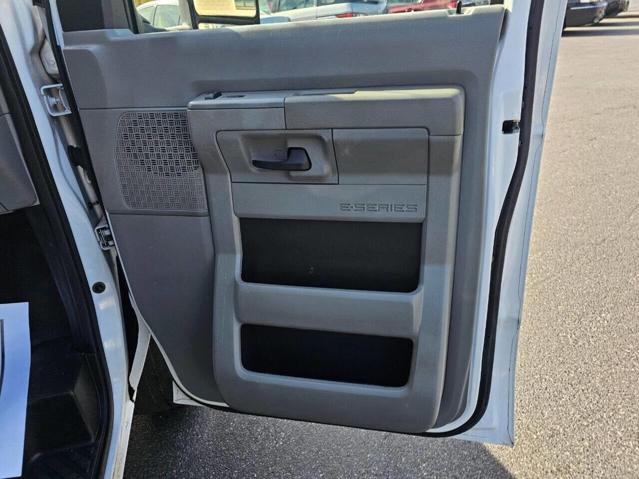 Used 2014 Ford E-250 and Econoline 250 E 250 3dr Cargo Van w/ Commercial Cargo Van Package image 30
