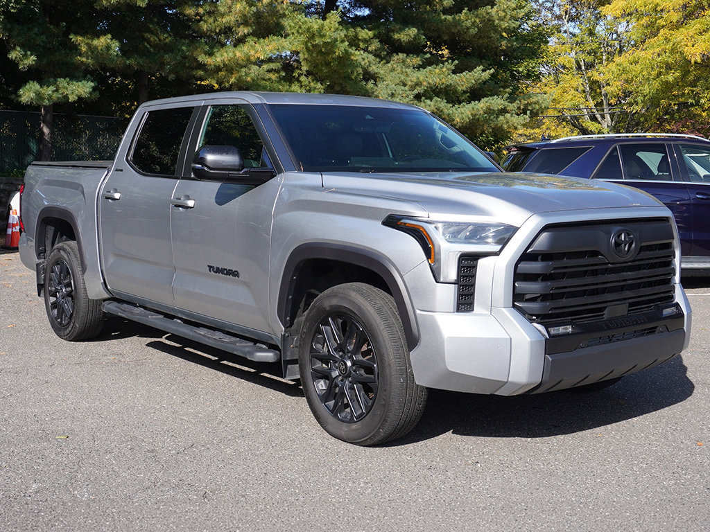 Used 2025 Toyota Tundra Limited AWD/4WD image 2