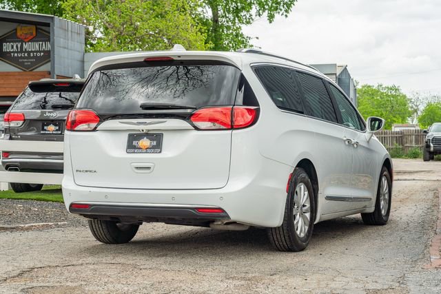 Used 2019 Chrysler Pacifica Touring-L image 6