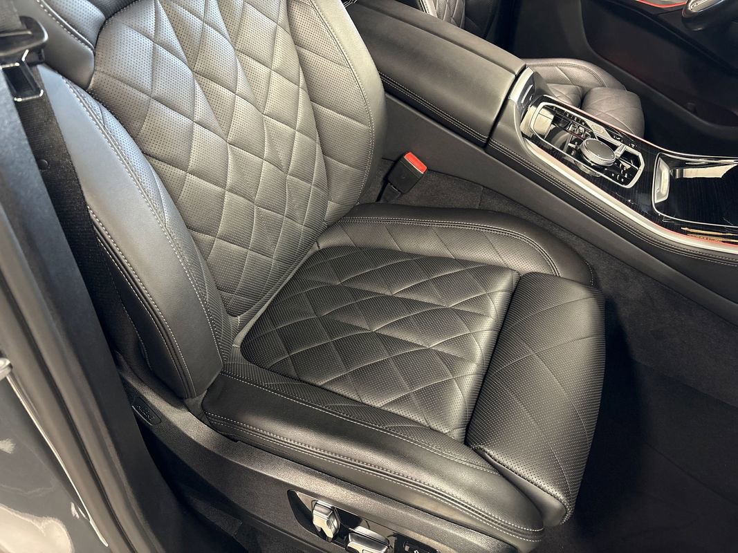 Used 2024 BMW X5 sDrive40i w/ M Sport Package image 46