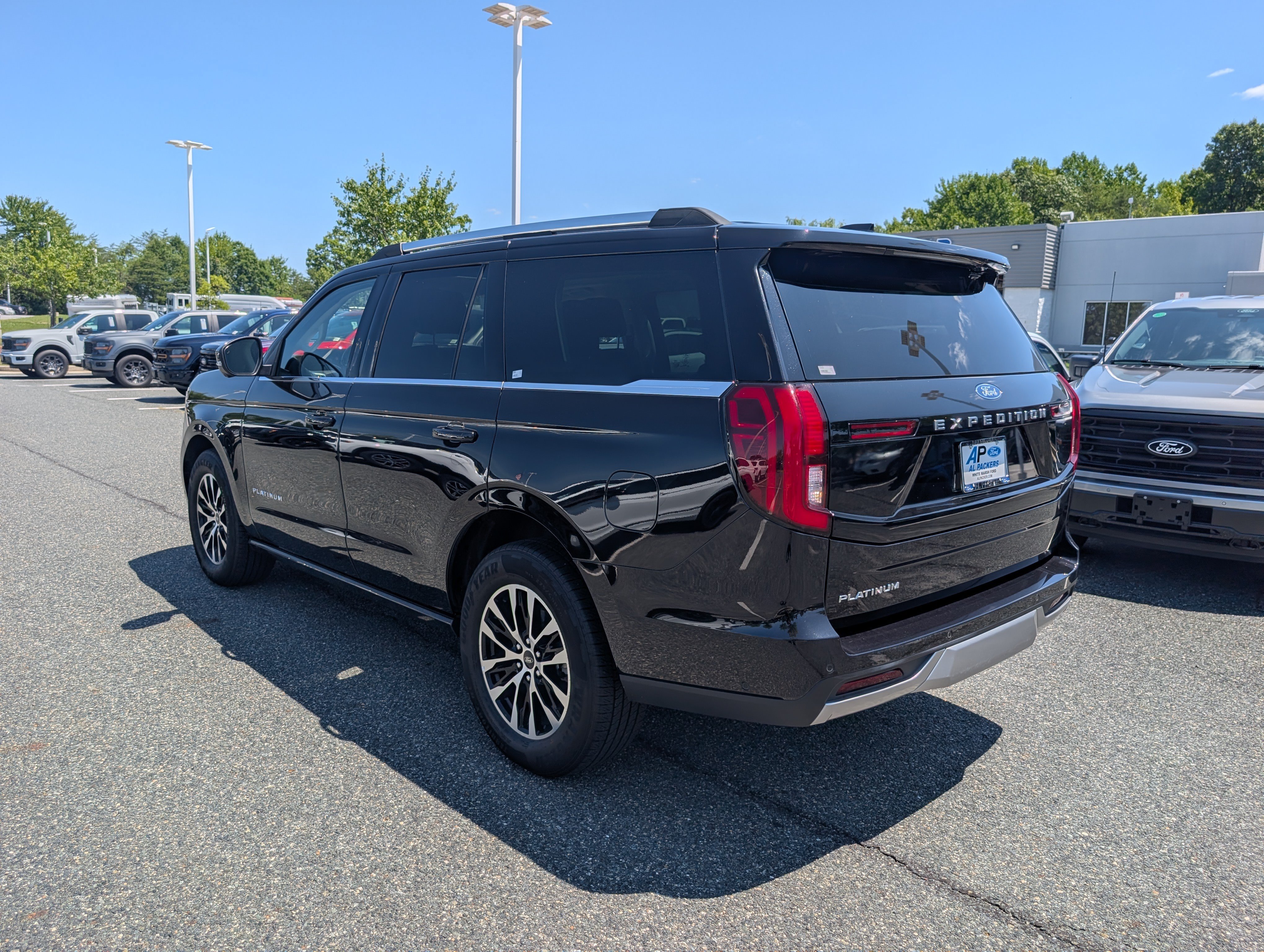 Certified 2025 Ford Expedition Platinum AWD/4WD image 5