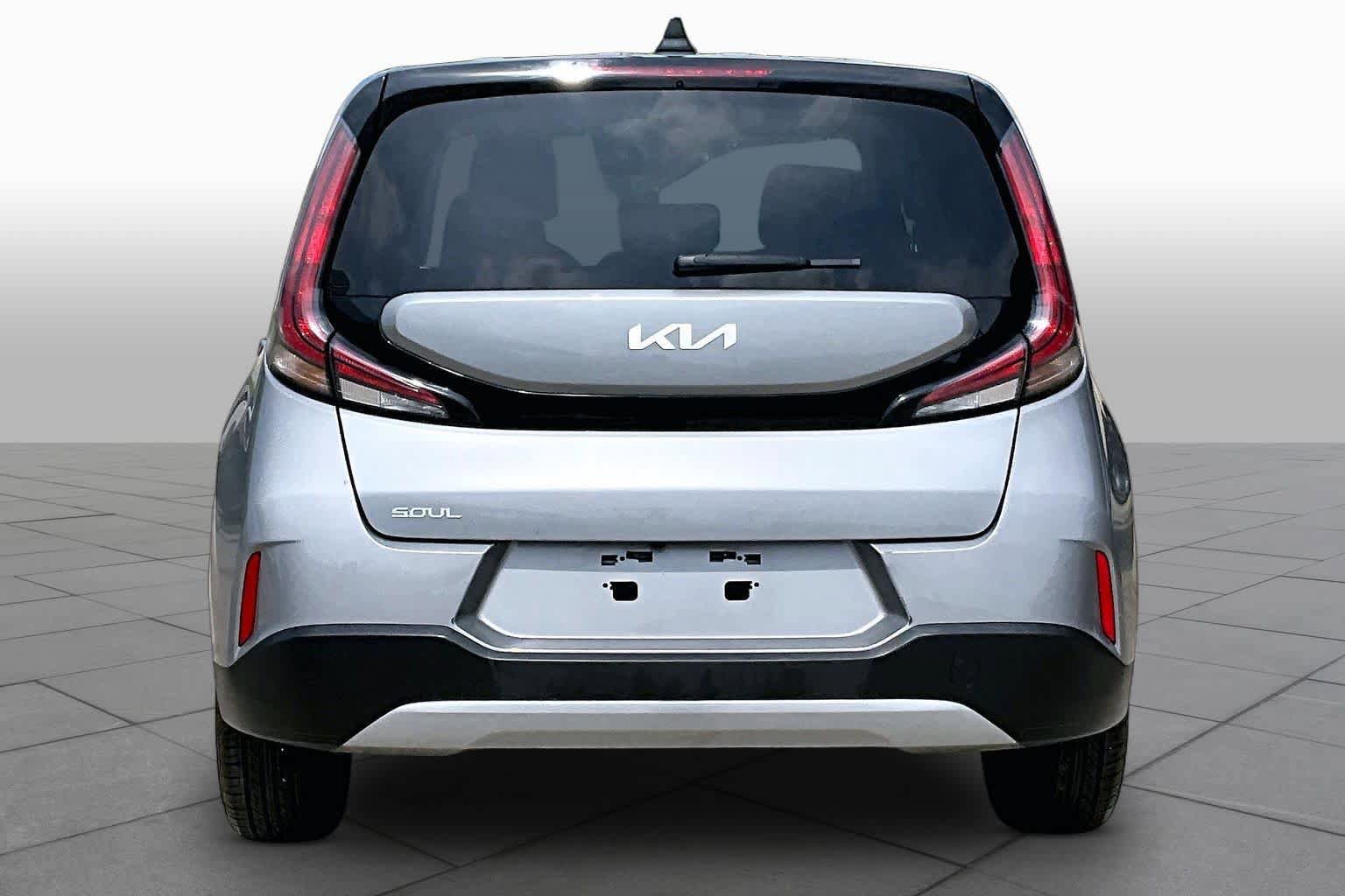 Used 2024 Kia Soul LX w/ Option Group 015 FWD image 5