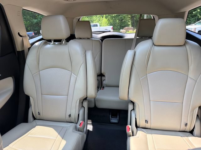 Used 2019 Buick Enclave Essence AWD/4WD image 23