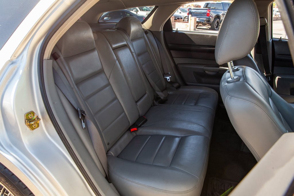 Used 2005 Dodge Magnum SE image 12