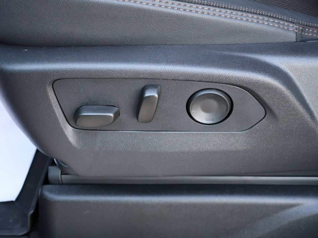 New 2025 Chevrolet Suburban High Country image 14