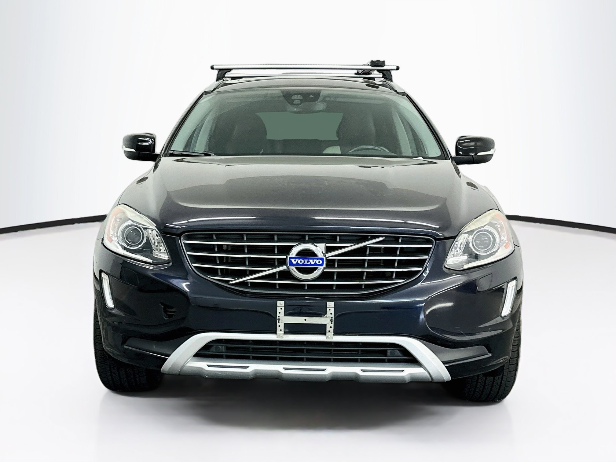 Used 2017 Volvo XC60 T6 Dynamic w/ Preferred Option Package AWD/4WD image 2