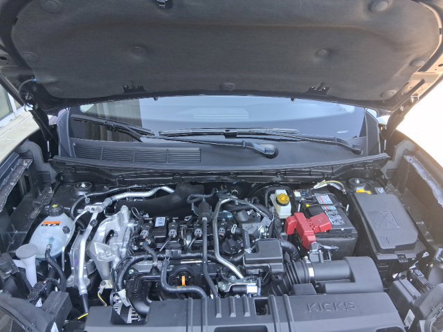 New 2027 Nissan Kicks SR w/ Cold Weather Package FWD image 4