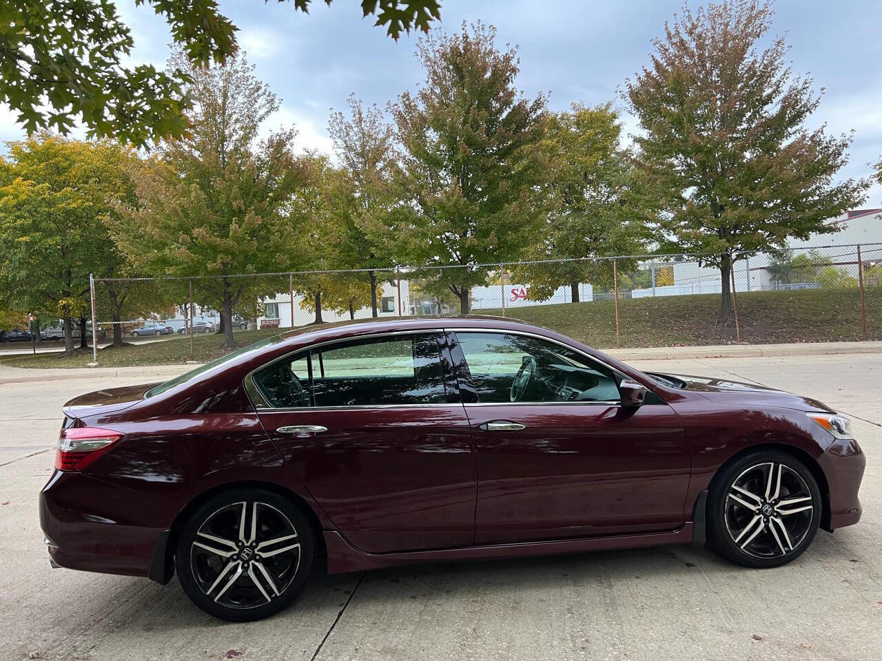 Used 2016 Honda Accord Sport image 13